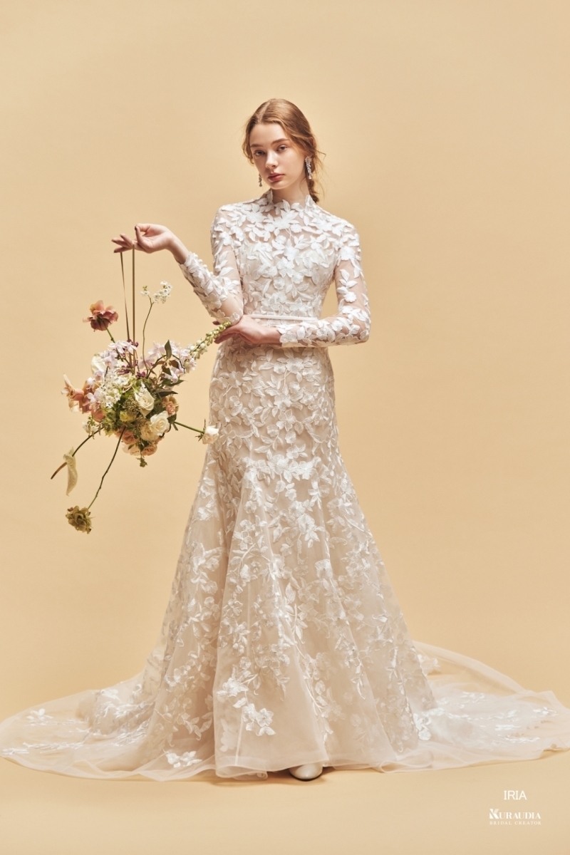 1_IM-0021_IRIA_offwhite_logo_tif.jpg-nggid0290-ngg0dyn-800x1200x100-00f0w010c011r110f110r010t010